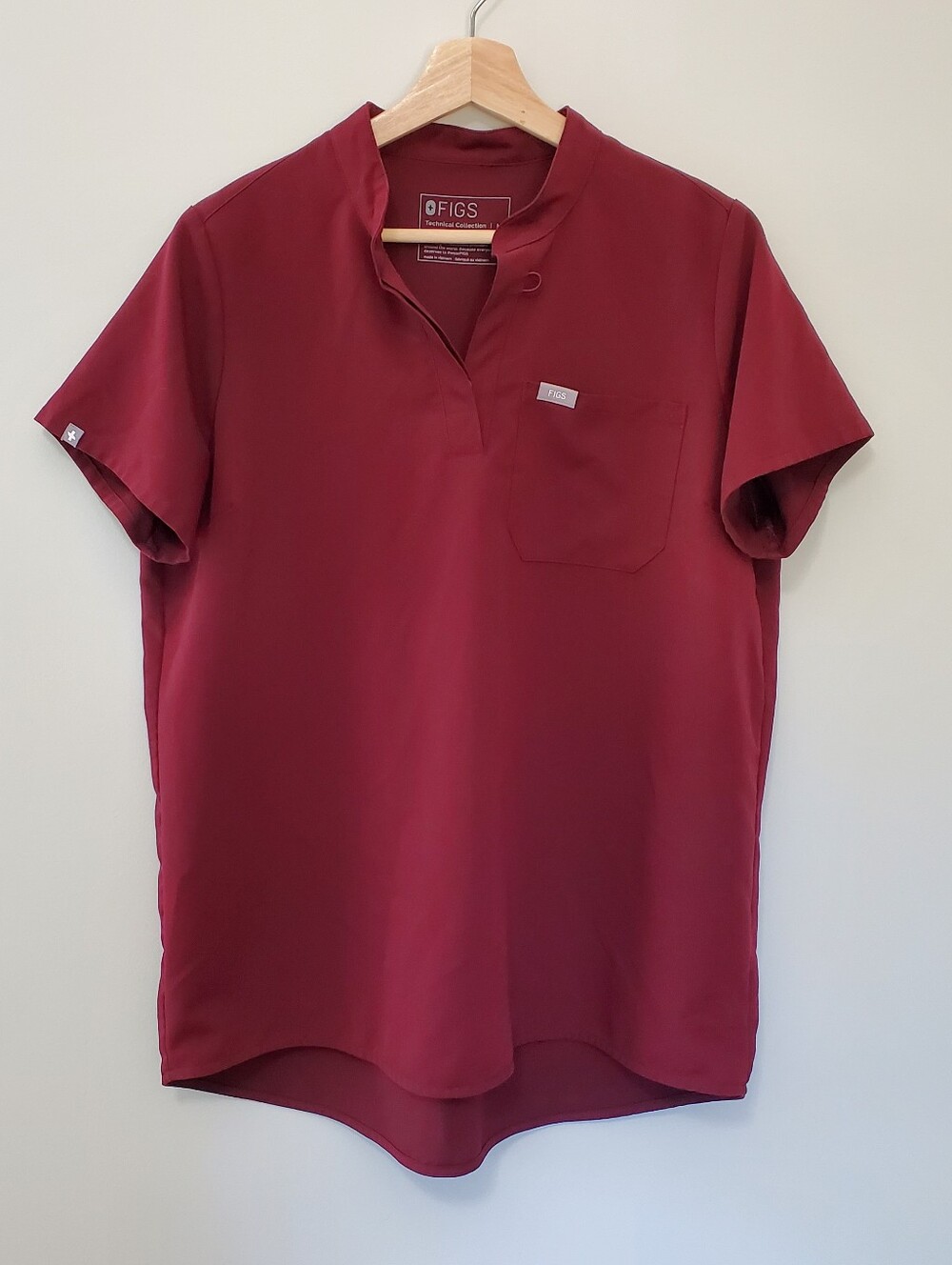 Figs Women's Kitale Maternity Scrub Top Sz M Burgundy EUC Healthcare W21SW1012